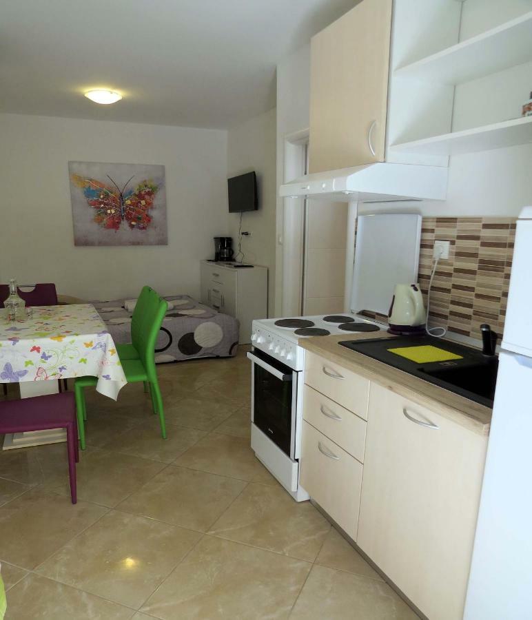 Apartman Jakir บาชกาโวดา ภายนอก รูปภาพ