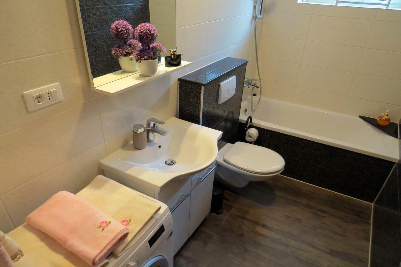 Apartman Jakir บาชกาโวดา ภายนอก รูปภาพ