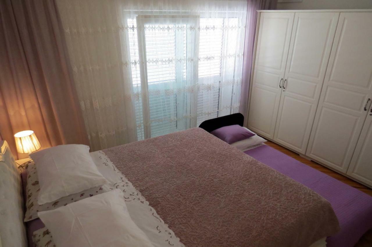 Apartman Jakir บาชกาโวดา ภายนอก รูปภาพ